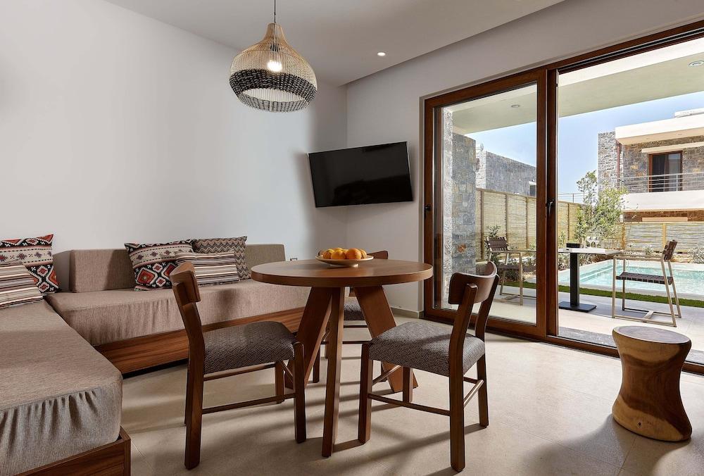 Volta Suites and Villas