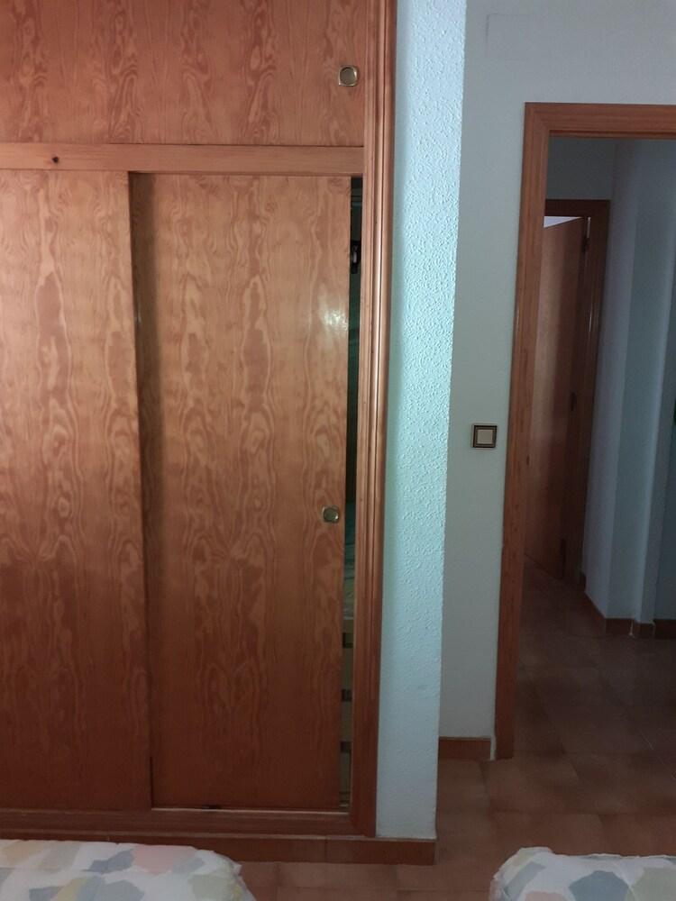 Apartment in Playa del Tamarit With Pool