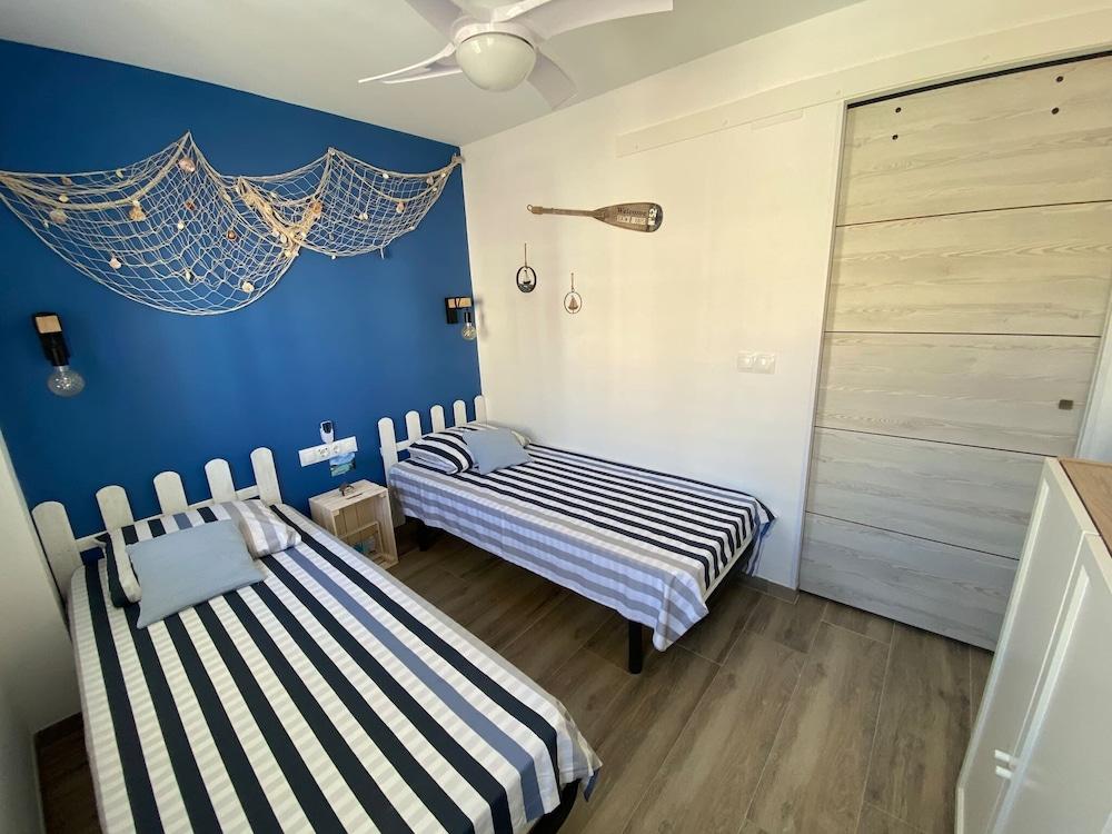 Sea View Apartment 50 Meters From the Beach