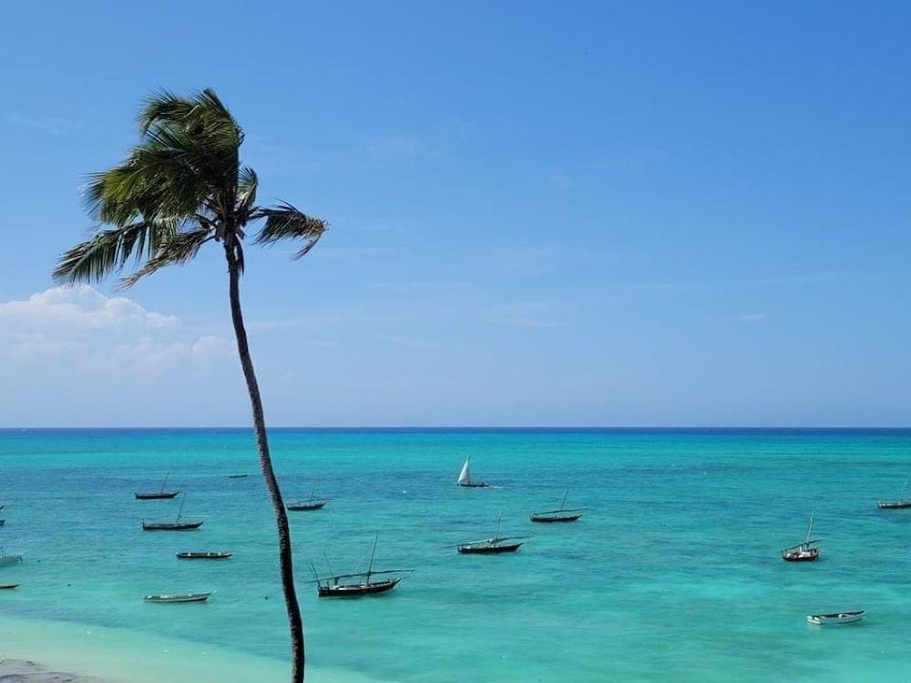 Room-room Ally at the Beach for 2 - 3 gu