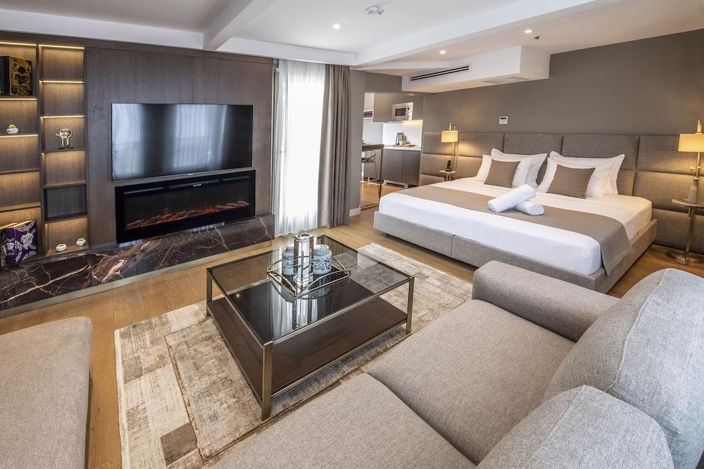 Valente Suites & Hotel