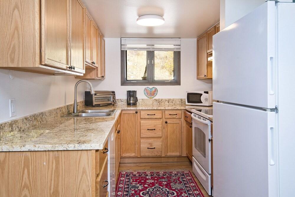 West Vail Riverfront Lodging, Colorado