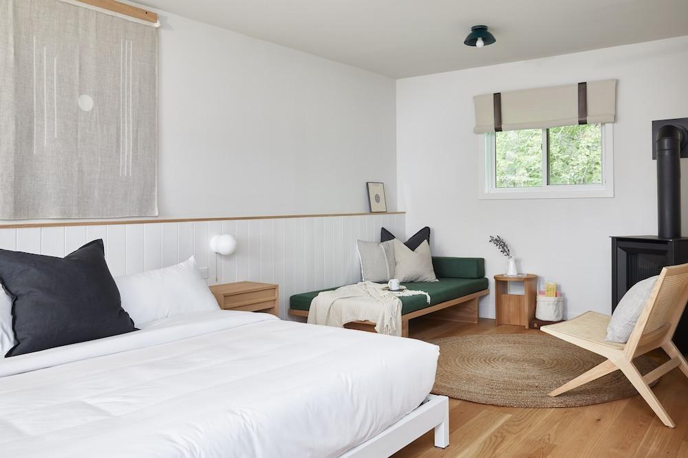 Somewhere Inn Calabogie