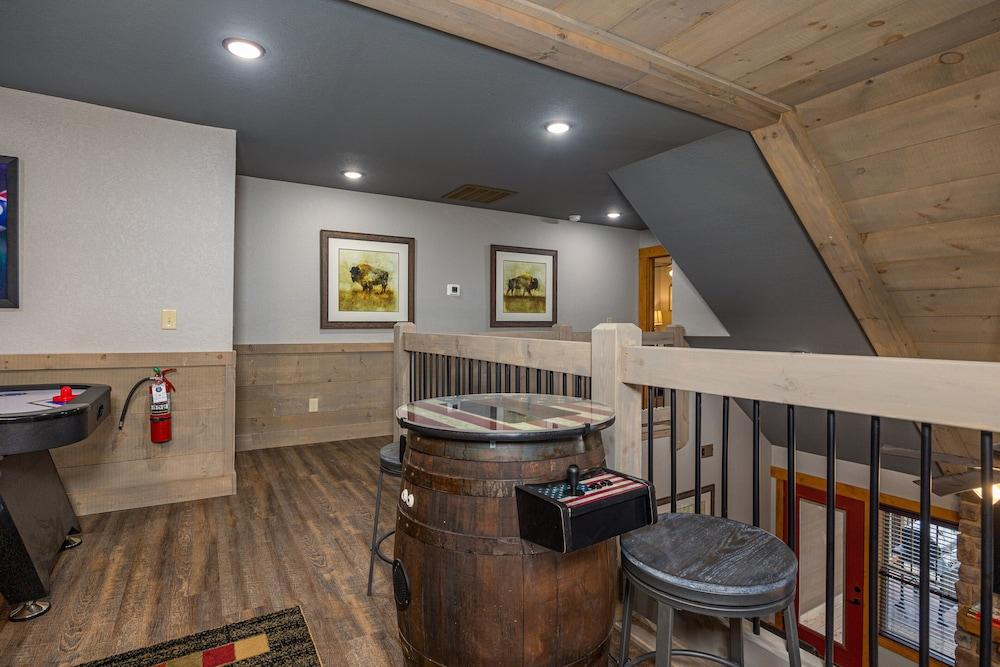 Mountain Sunrise Pool Cottage