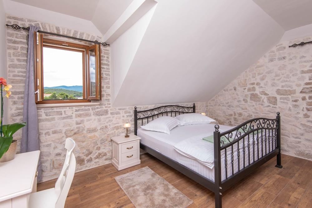 Holiday Villa Lovište Paradise