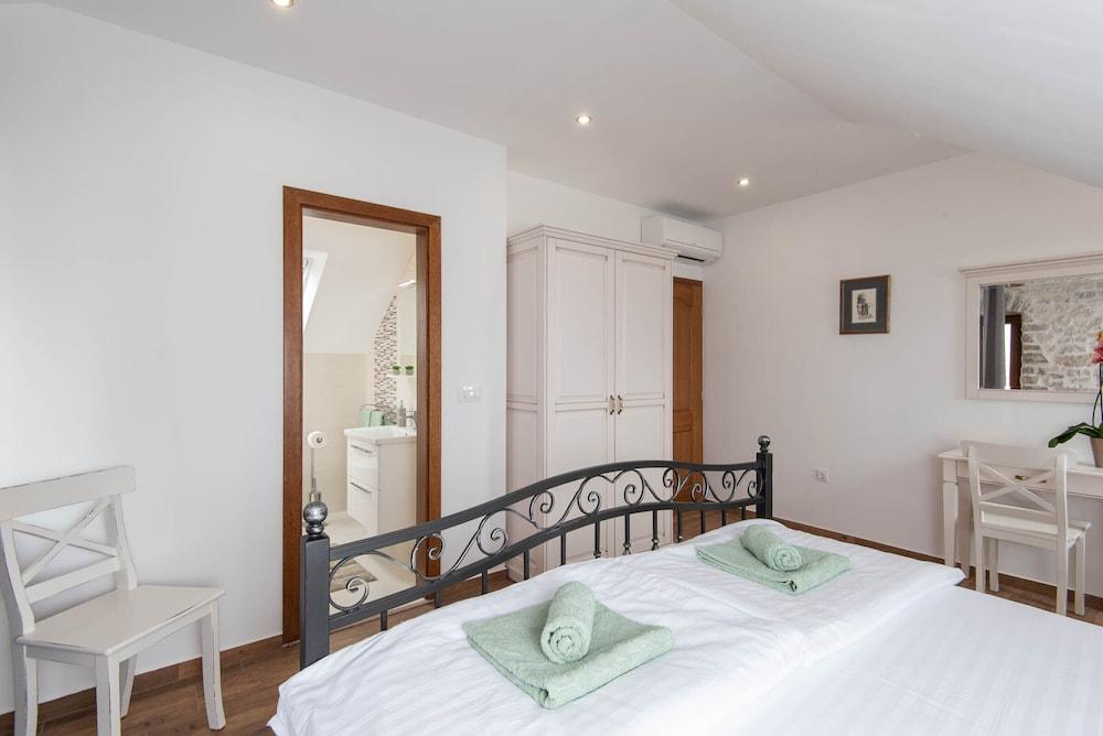 Holiday Villa Lovište Paradise