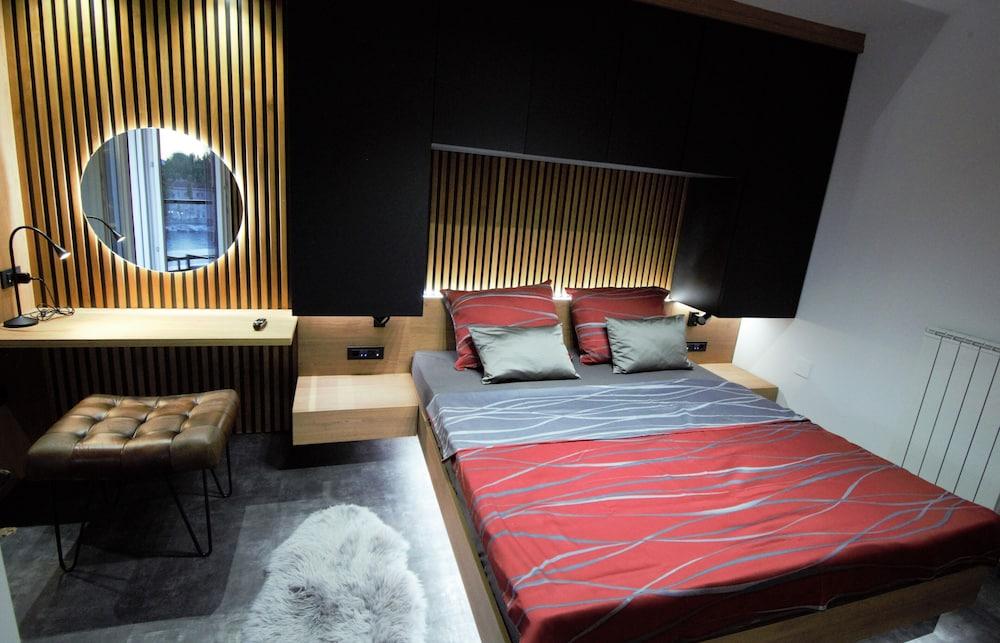 Jazine Lux Apartments