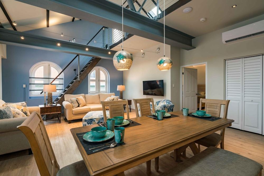 The Yellow Penthouse