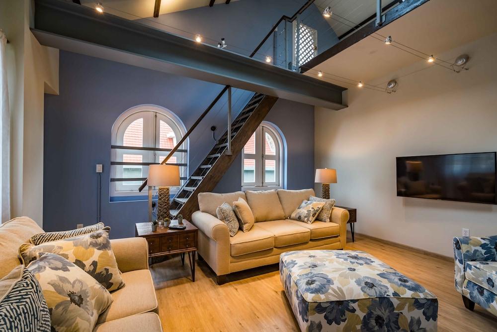 The Yellow Penthouse