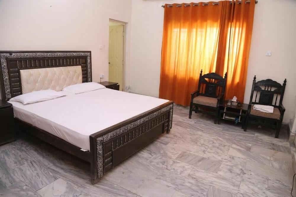 Hotel Sareena Residence