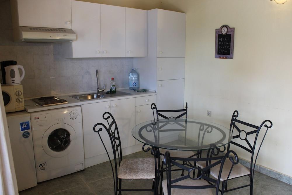 Rustic 1-bed Bungalow in Parque Holandés