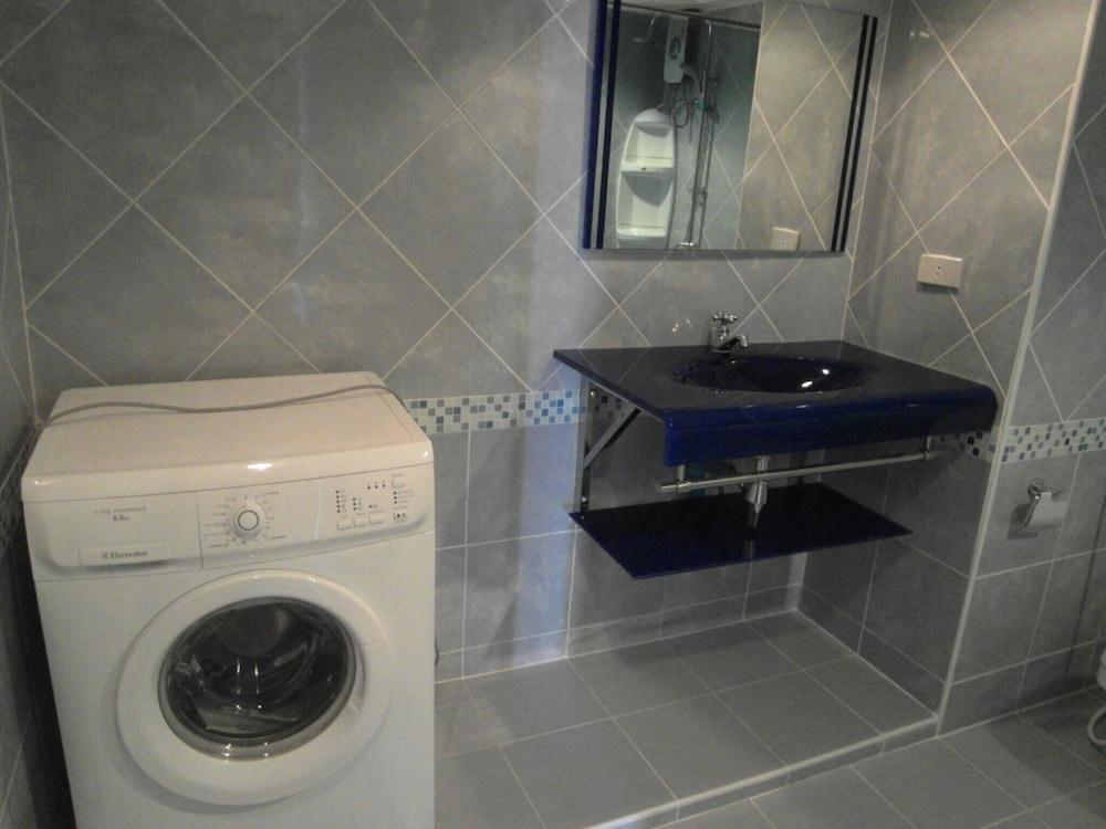 Sea View 16th Floor Condo at Jomtien Beach