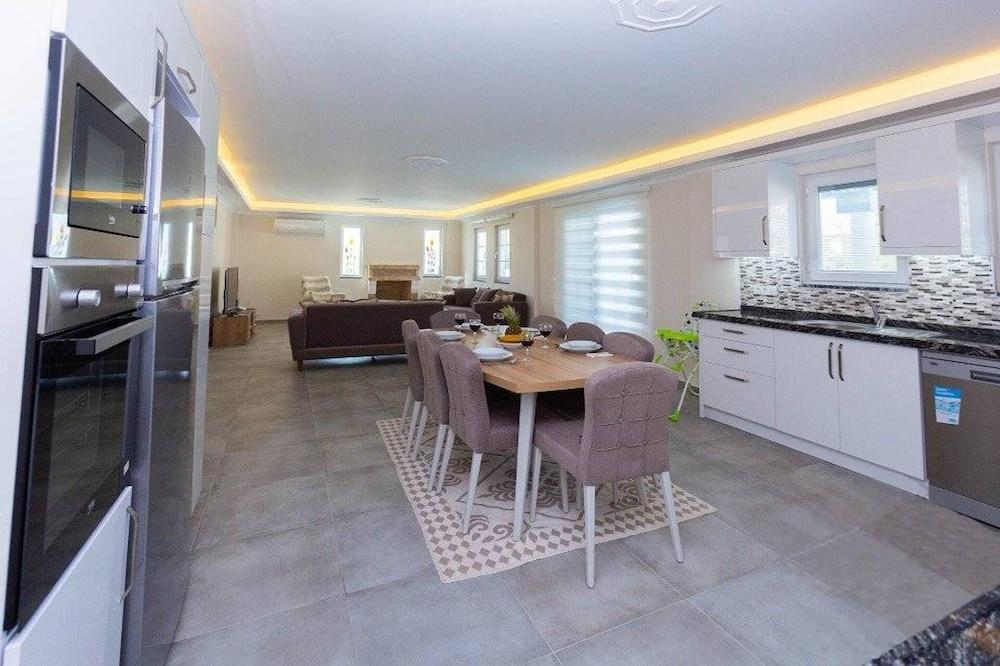 Remarkable 6-bed Villa Zambak Dalyan