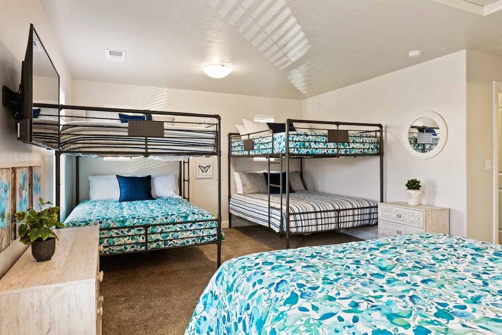 Libelle Landing by RedAwning