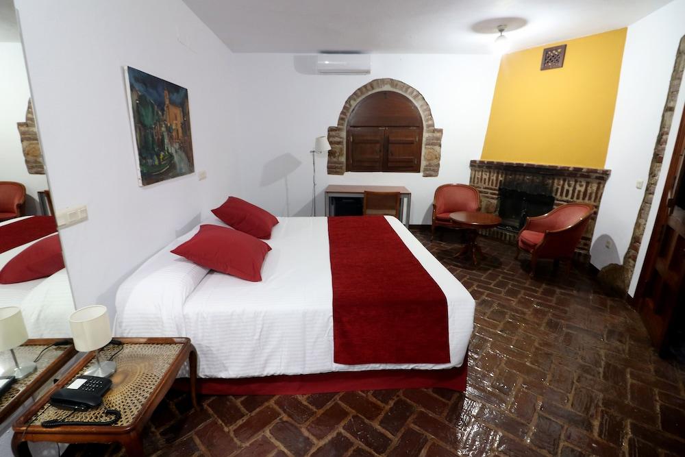 Hotel Monasterio Rocamador