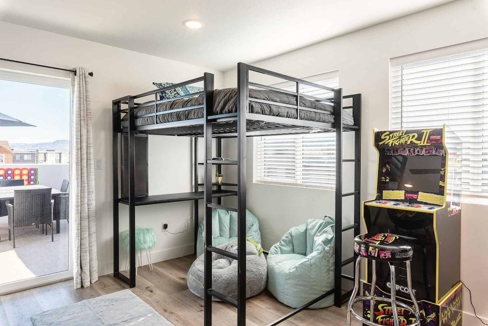 Adventure in the Desert #72 by RedAwning