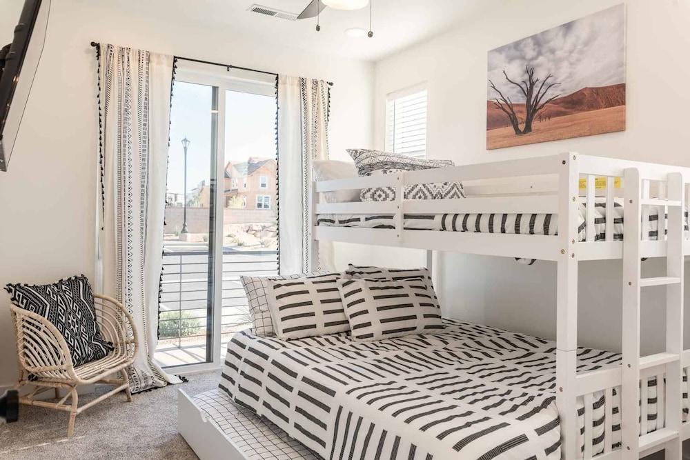 Adventure in the Desert #72 by RedAwning