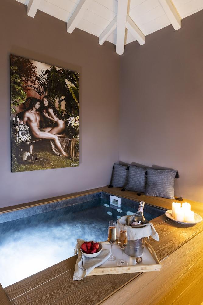 Avaton Suites & Villa Philian Collection