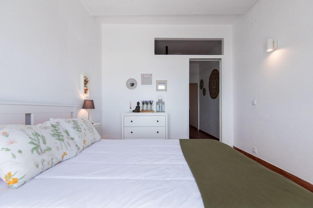 Amazing Sesimbra Duplex by the beach