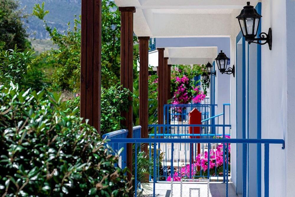 Queen Aphrodite Hotel