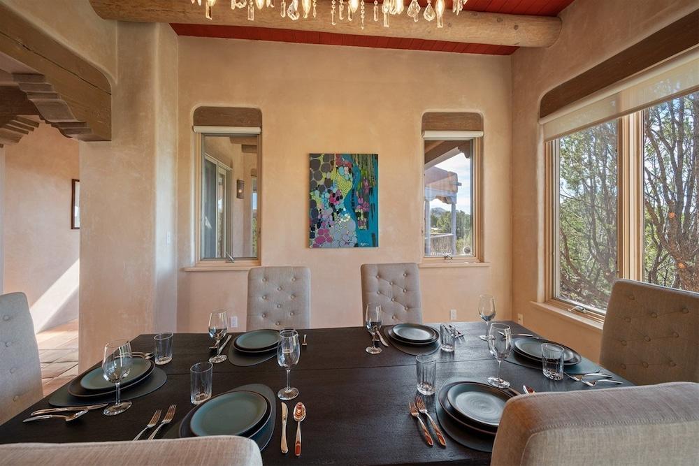 Casa Pinzon - Private Getaway, Minutes From Downtown