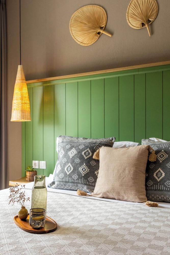 Skiathos Theros Philian Collection