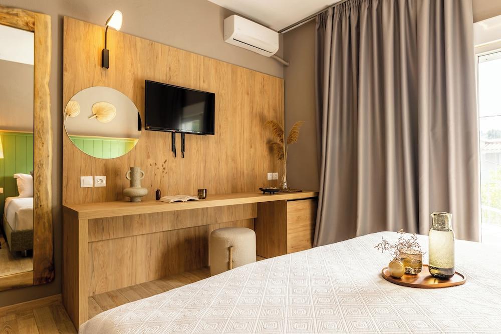 Skiathos Theros Philian Collection