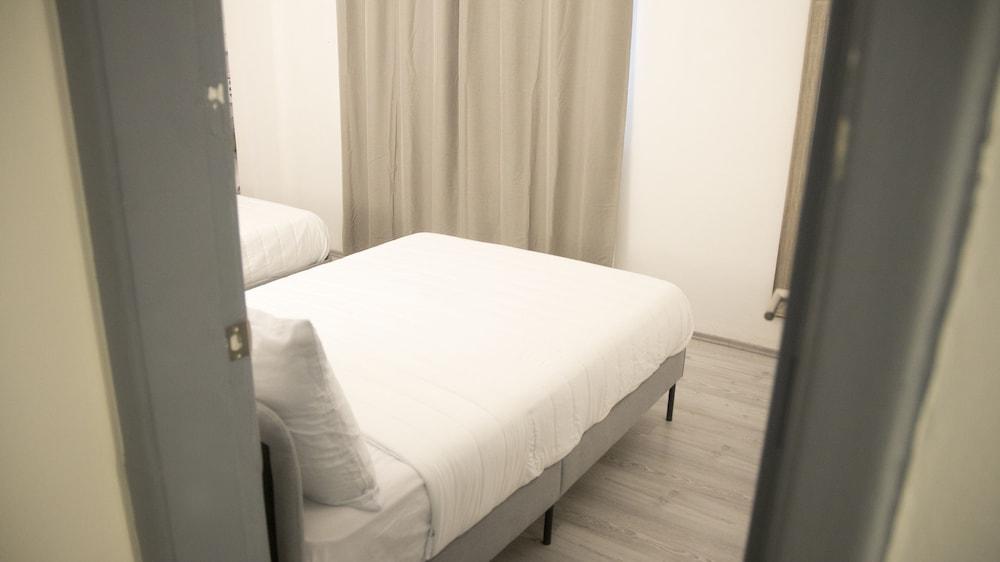 Singular Antara Polanco