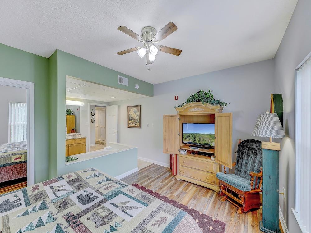 Whispering Pines by Jackson Mountain Rentals