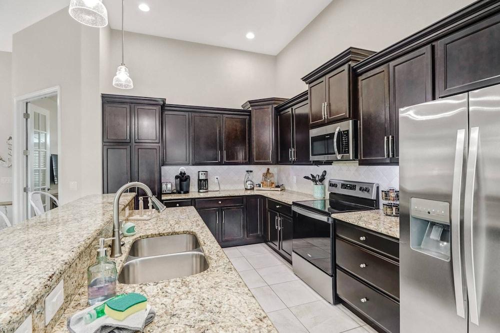 1732 Beach Parkway W