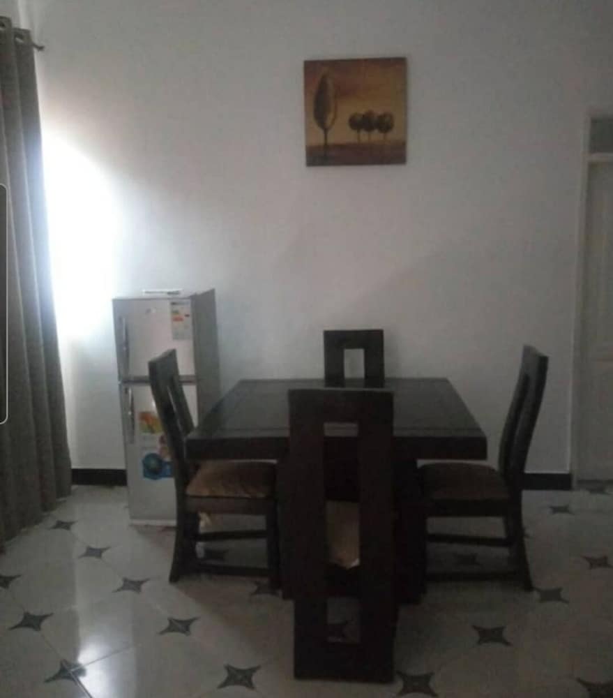 Captivating 4-bed House in Kampala