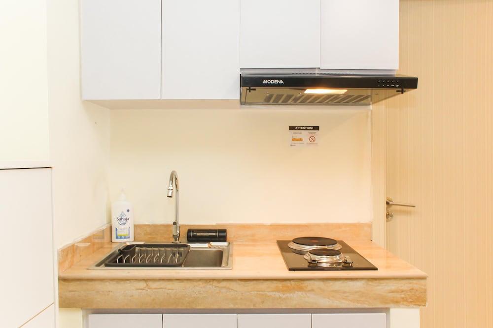 Comfortable 2Br With Study Room At Meikarta Apartment