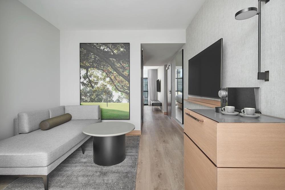 Courtyard By Marriott Melbourne Flagstaff Gardens