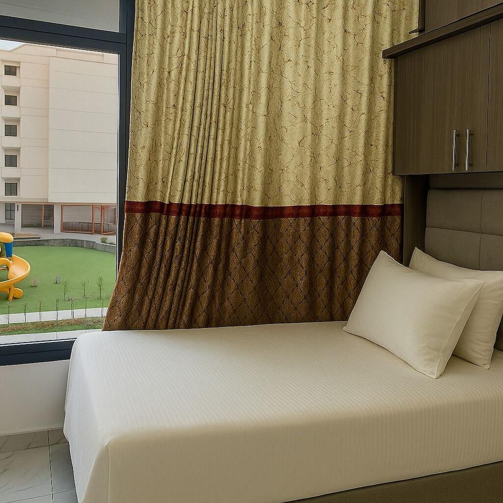 Sea Breeze Family Home