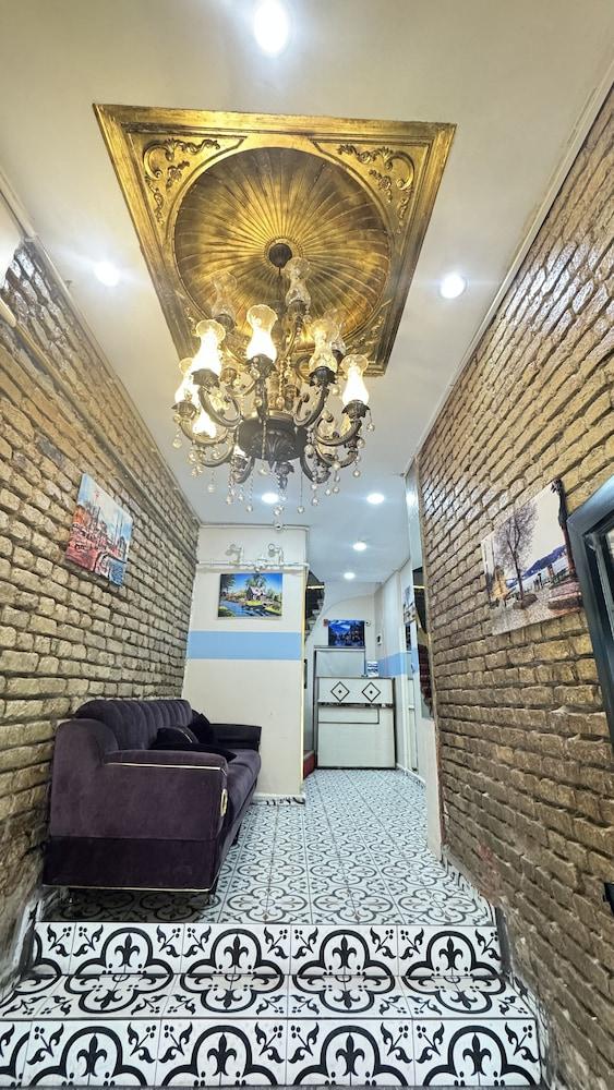 RENOVA OLD CiTY HOTEL