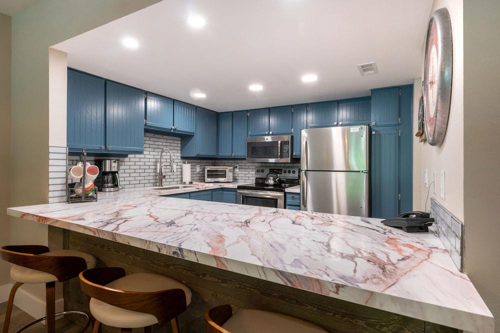 Park Station by Luxury Mountain