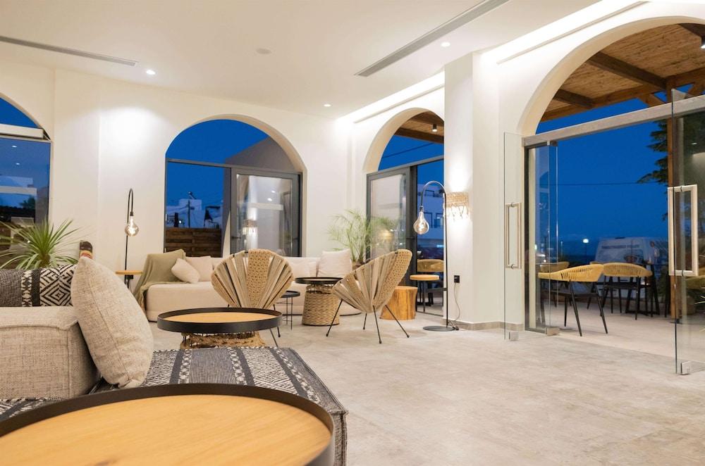 Cabana Blu Hotel & Suites