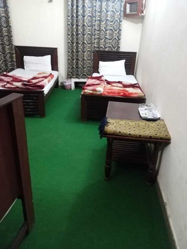 Al-Azam Hotel & Restaurant