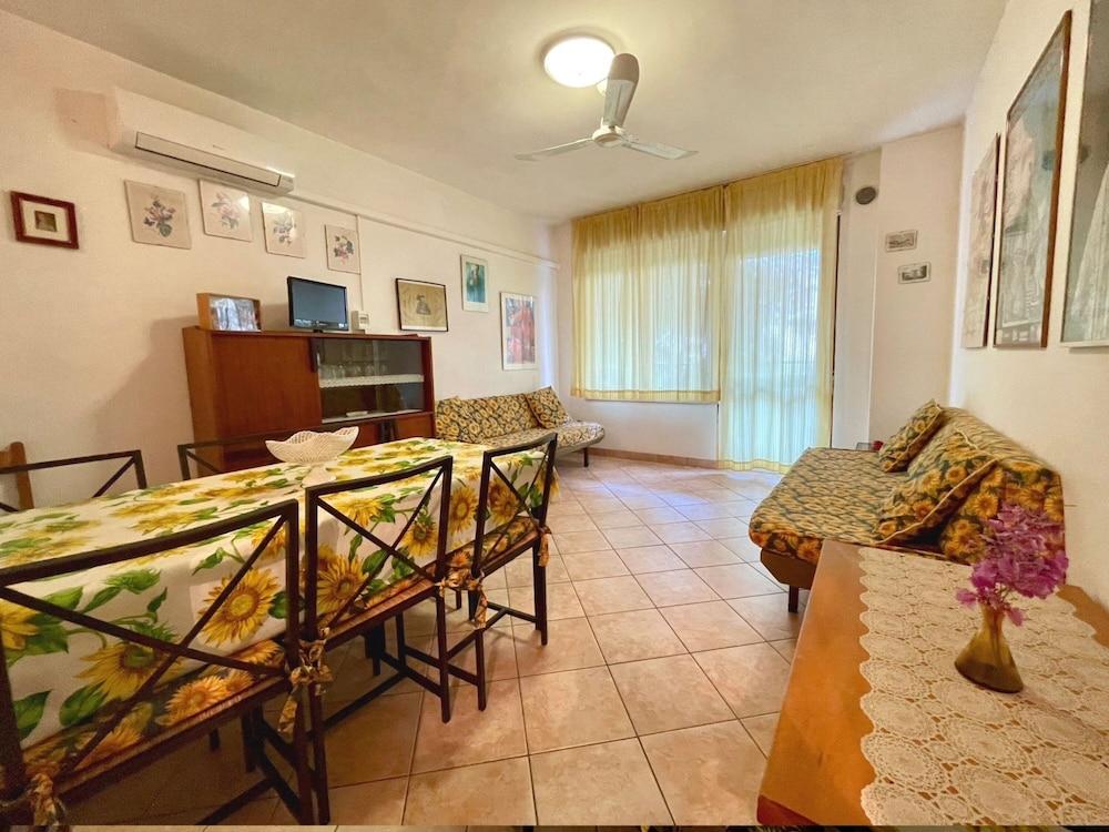 Cozy Apartment With Seaview for 5