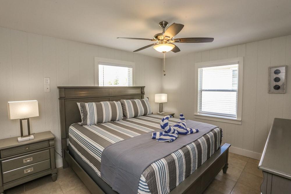 6050 Estero Blvd Villa B