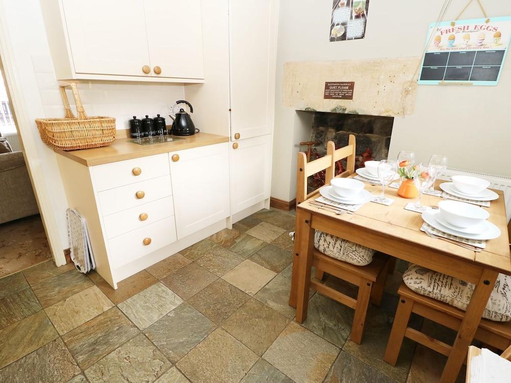 Robin Cottage - 2 The Meadows