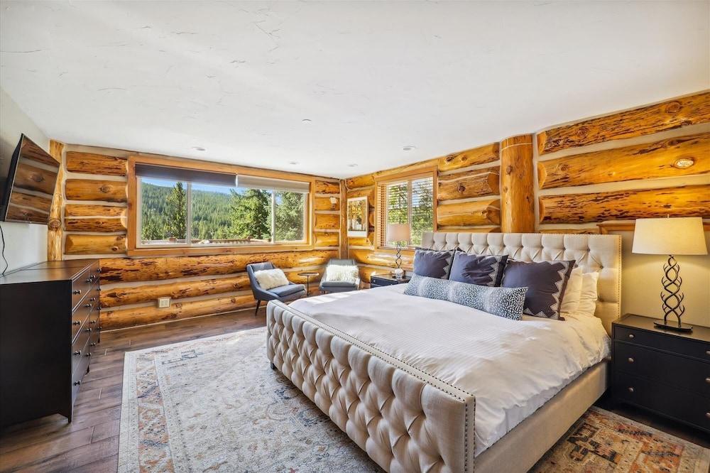 Modern Log Cabin 5 Bedroom Home by RedAwning