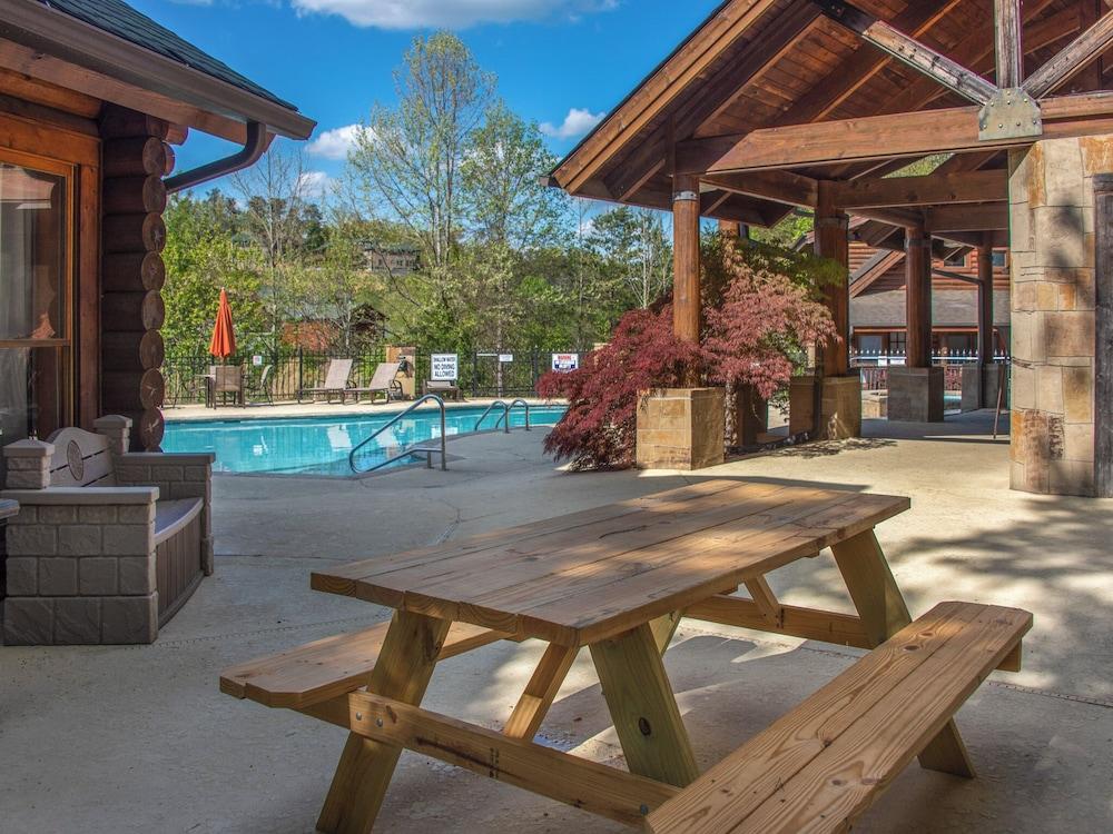 Smokey Bear 1103 by Jackson Mountain Rentals