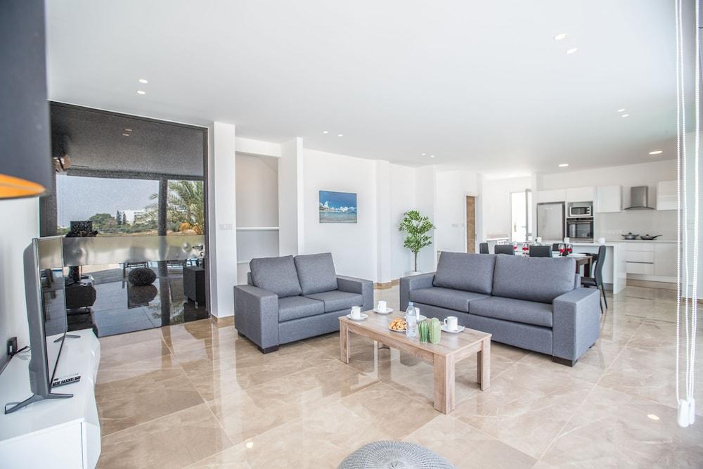 Protaras Holiday Villa Bp2