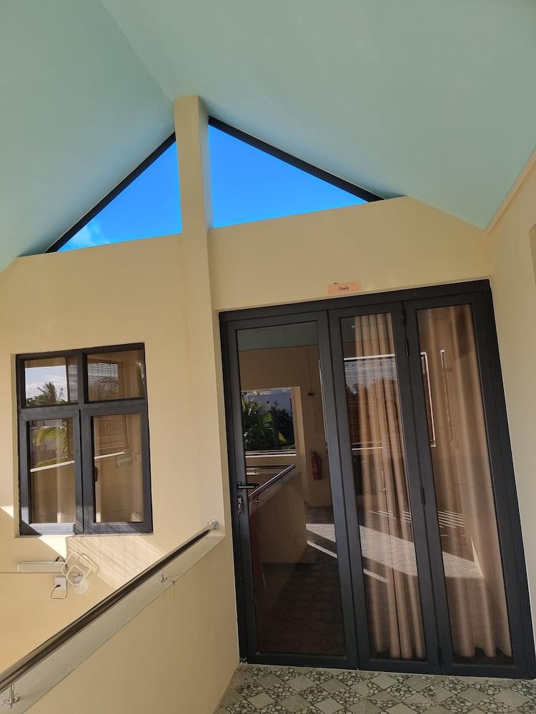 Studio Solitaire Ideal for two Adults - Garden View 1