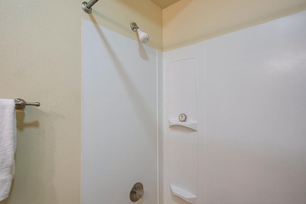 09SLL - Convenient - Inexpensive - Sleeps 2