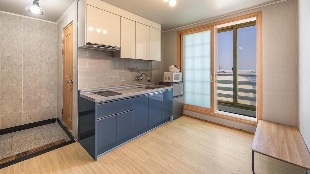 Gangneung Basecamp Pension