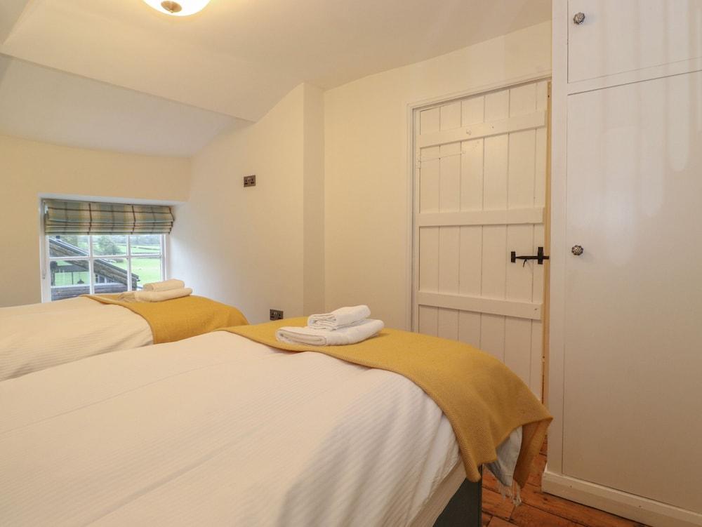 3 Settlebeck Cottages