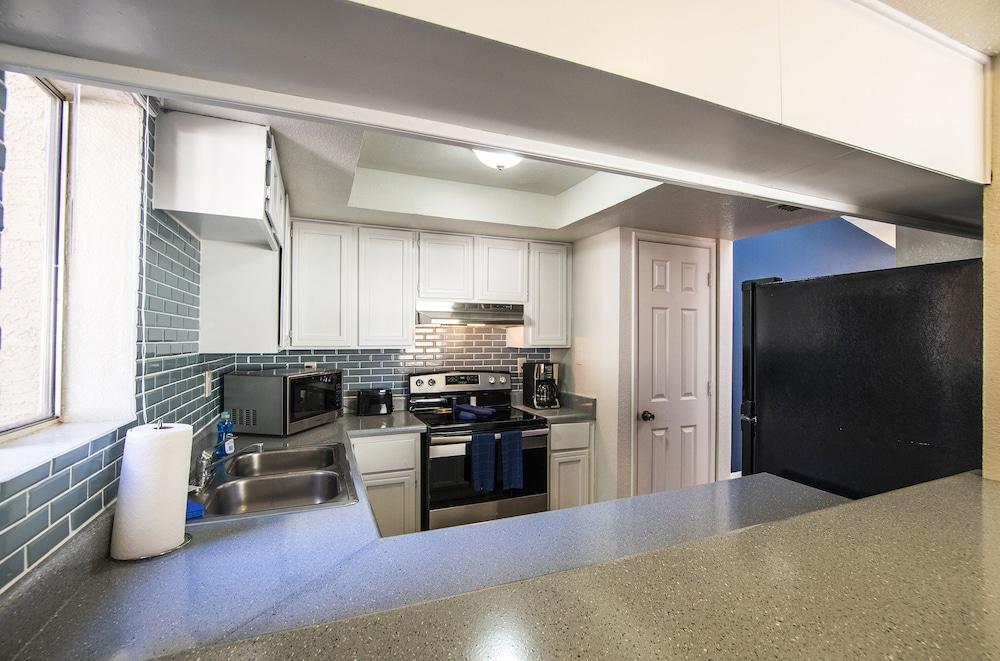 The Avenida Condominiums