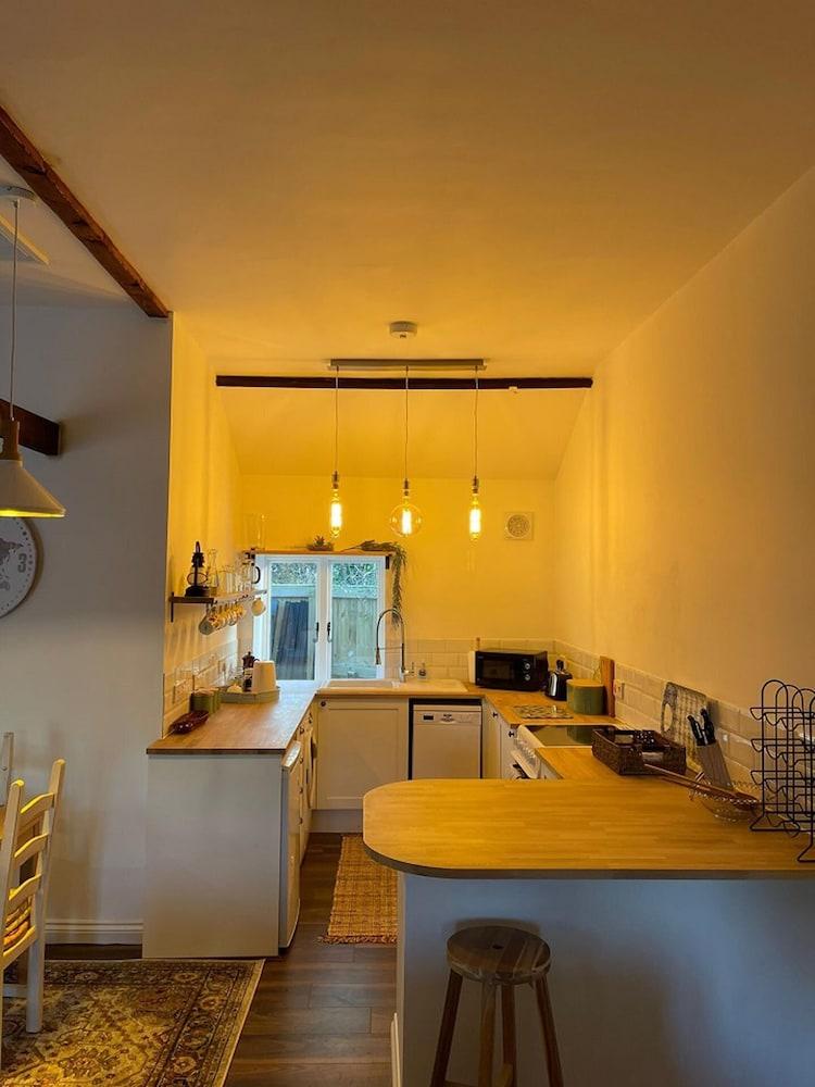 Charming 2-bed Lodge in Dorchester